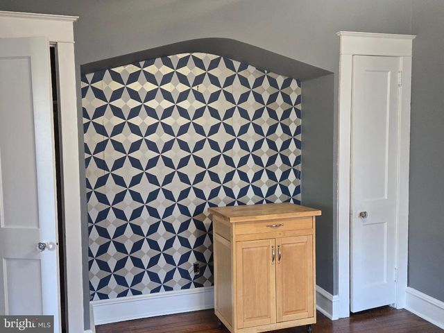 237 ELLIS RD, Willow Grove, PA 19090