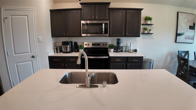 1215 Rustic View Drive, Denton, TX 76207