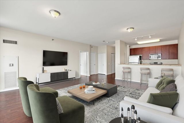 757 N Orleans Street 805, Chicago, IL 60654