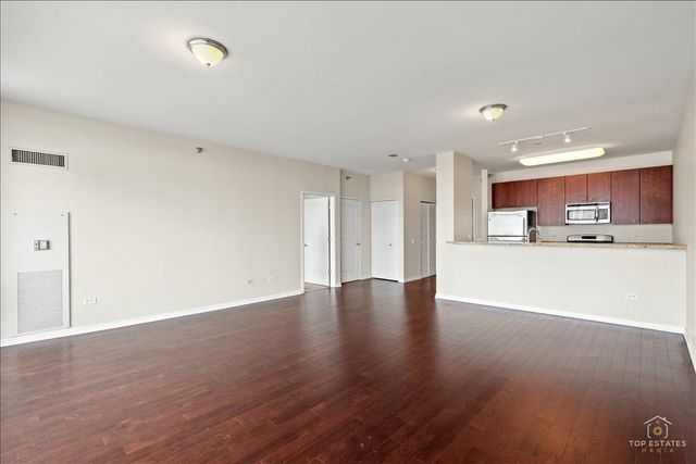 757 N Orleans Street 805, Chicago, IL 60654