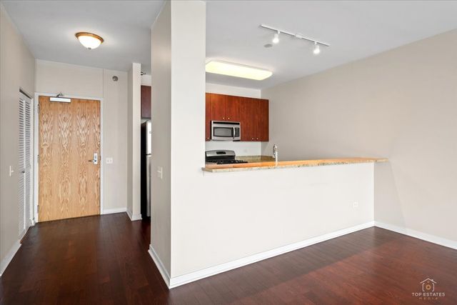 757 N Orleans Street 805, Chicago, IL 60654