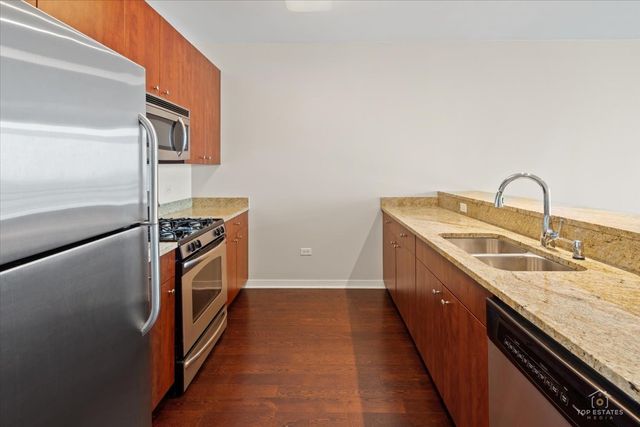 757 N Orleans Street 805, Chicago, IL 60654