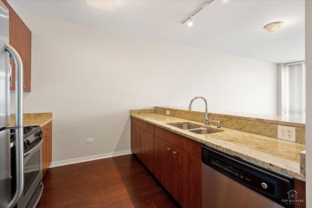 757 N Orleans Street 805, Chicago, IL 60654