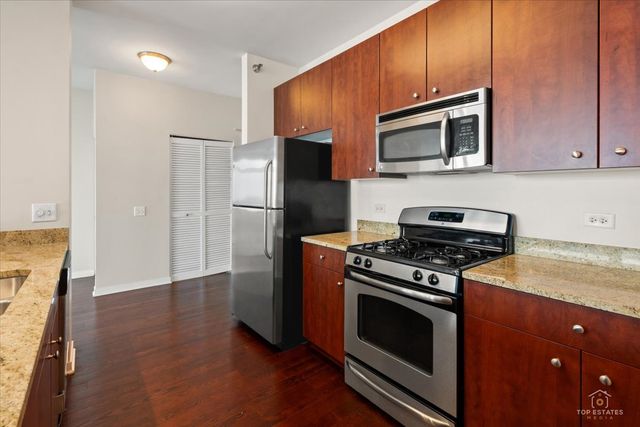 757 N Orleans Street 805, Chicago, IL 60654