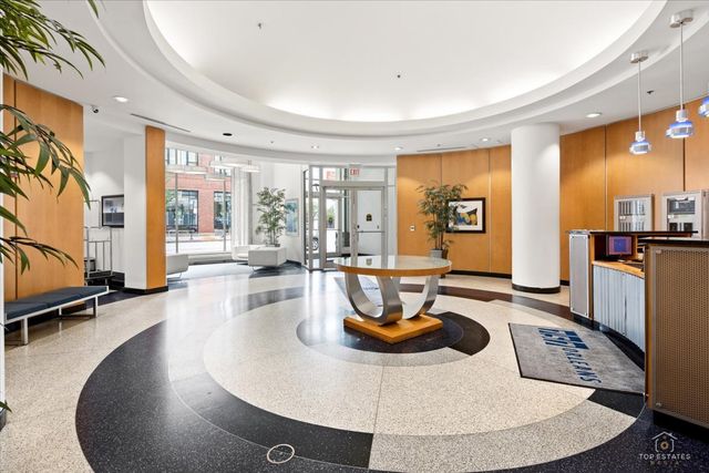 757 N Orleans Street 805, Chicago, IL 60654