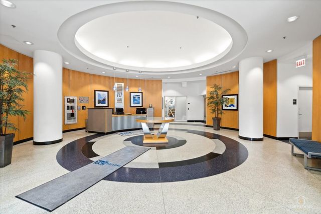 757 N Orleans Street 805, Chicago, IL 60654