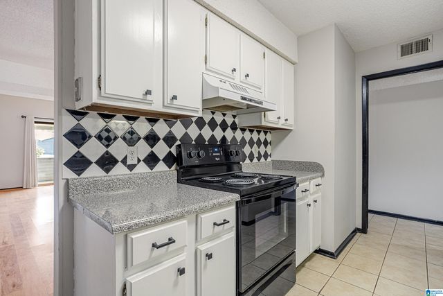 304 Running Brook Rd Unit 304, Hoover, AL 35226