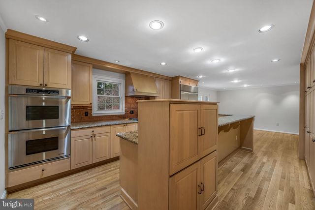 2701 VERILY CT, Oakton, VA 22124