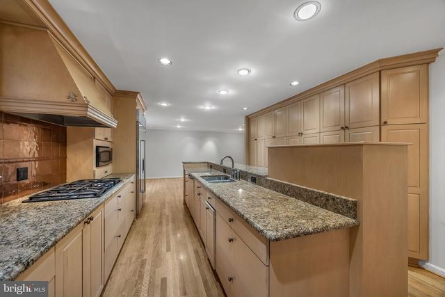 2701 VERILY CT, Oakton, VA 22124