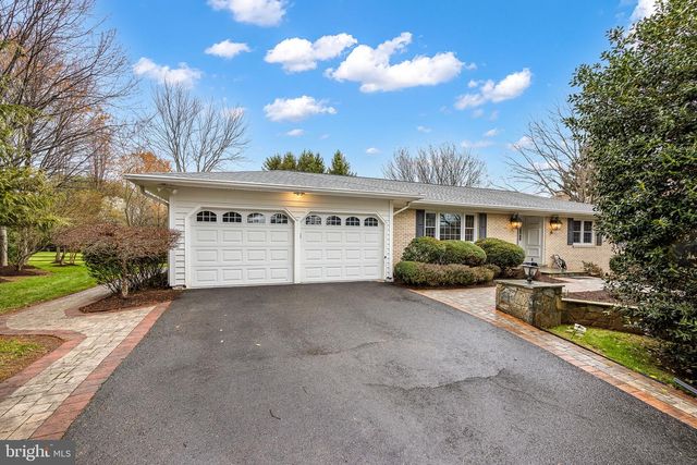 2701 VERILY CT, Oakton, VA 22124