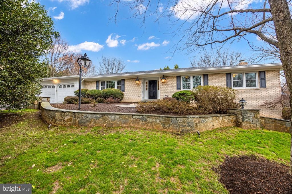 2701 VERILY CT, Oakton, VA 22124