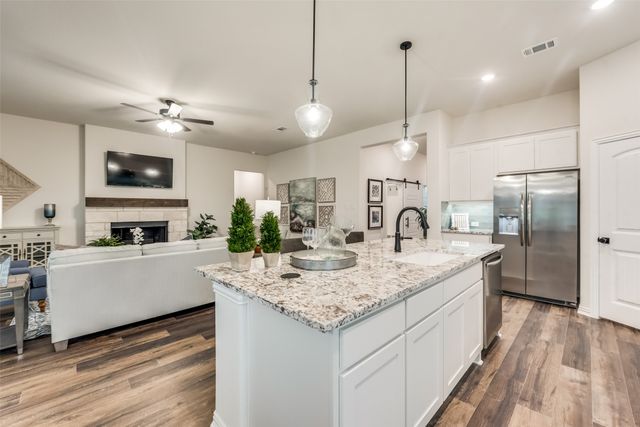61 Roosevelt Lane, Valley View, TX 76272