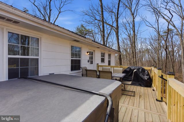 430 BURKETT RD, Harpers Ferry, WV 25425