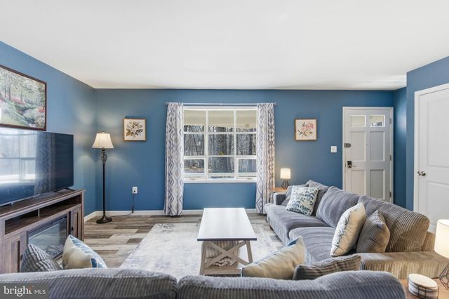 430 BURKETT RD, Harpers Ferry, WV 25425