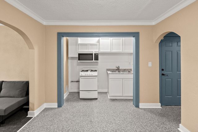 1153 Central Avenue W, Saint Paul, MN 55104