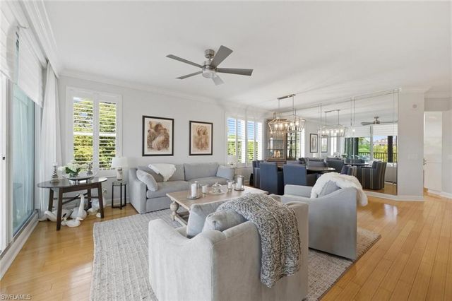 430 Cove Tower DR 304, Naples, FL 34110