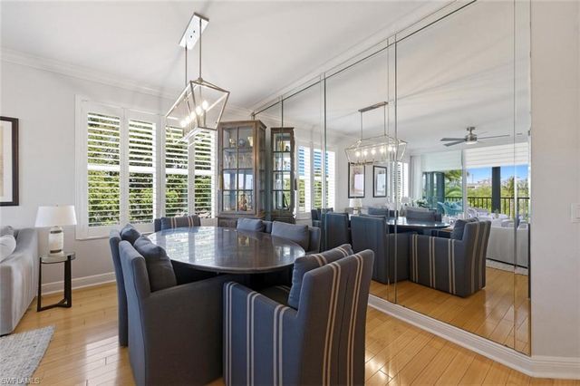 430 Cove Tower DR 304, Naples, FL 34110