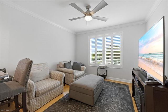 430 Cove Tower DR 304, Naples, FL 34110