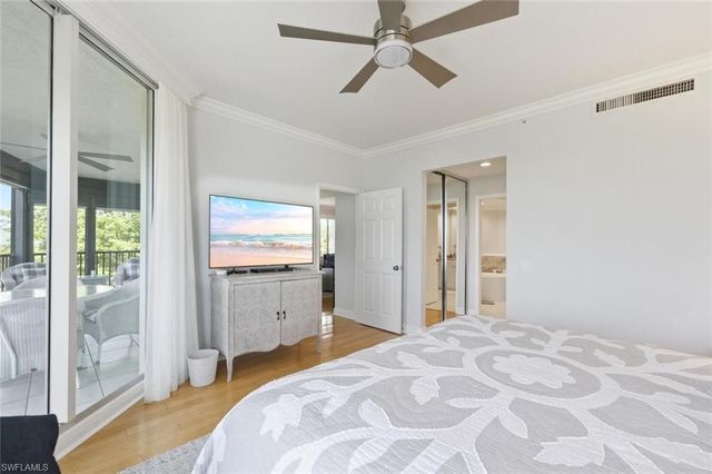 430 Cove Tower DR 304, Naples, FL 34110