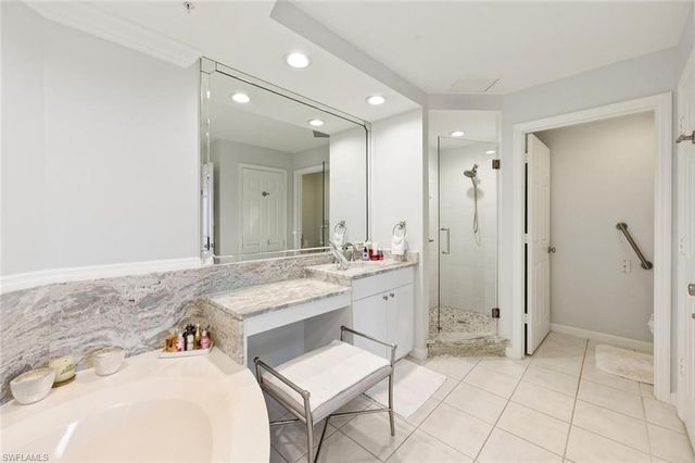 430 Cove Tower DR 304, Naples, FL 34110