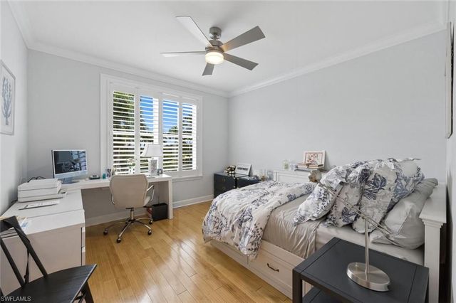 430 Cove Tower DR 304, Naples, FL 34110