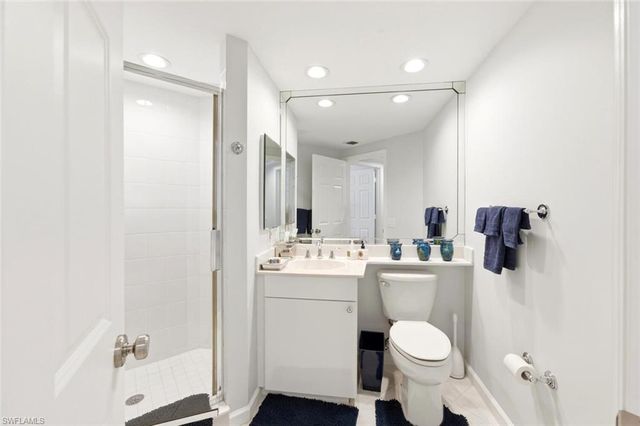 430 Cove Tower DR 304, Naples, FL 34110