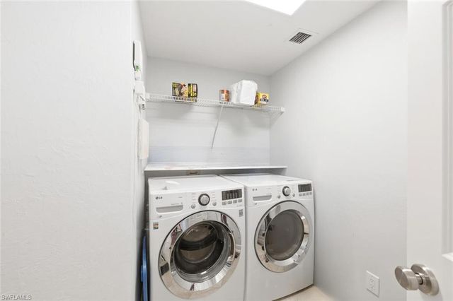 430 Cove Tower DR 304, Naples, FL 34110