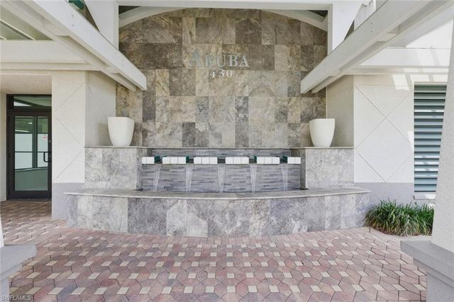 430 Cove Tower DR 304, Naples, FL 34110