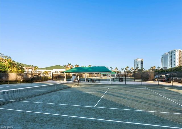 430 Cove Tower DR 304, Naples, FL 34110