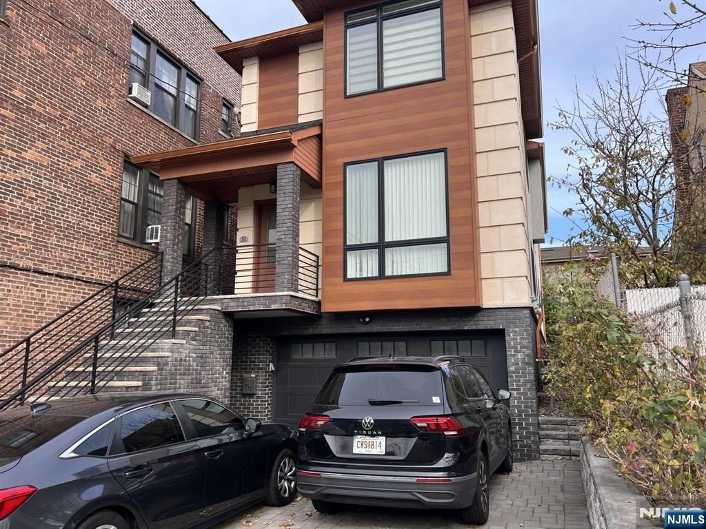53 E Brinkerhoff Avenue, Palisades Park, NJ 07650