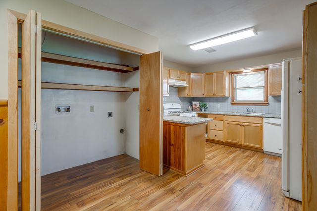 601 Perry Drive, White Settlement, TX 76108