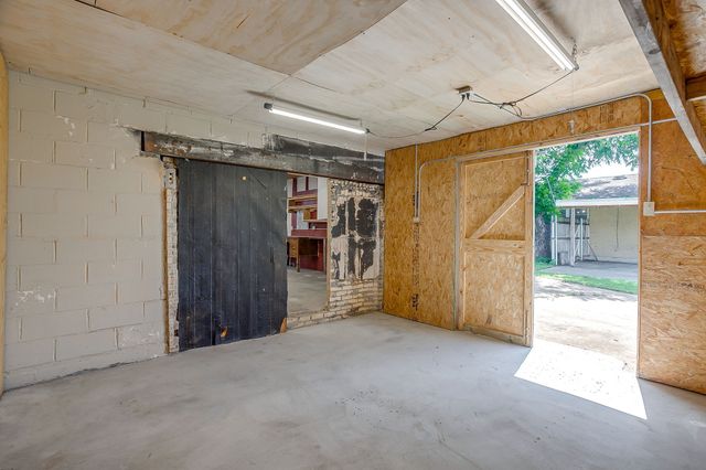 601 Perry Drive, White Settlement, TX 76108