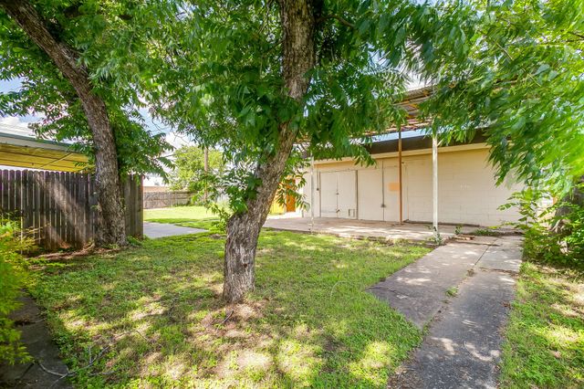 601 Perry Drive, White Settlement, TX 76108