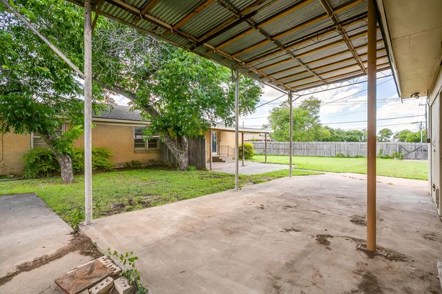 601 Perry Drive, White Settlement, TX 76108