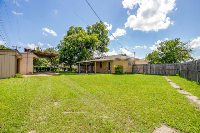 601 Perry Drive, White Settlement, TX 76108