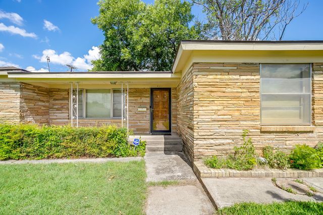 601 Perry Drive, White Settlement, TX 76108