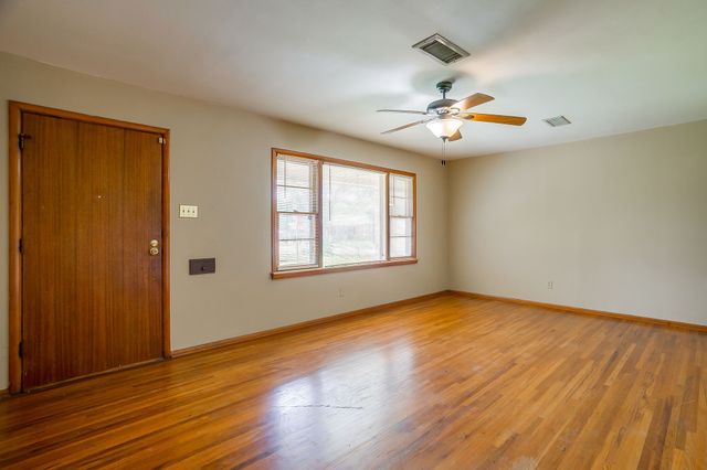 601 Perry Drive, White Settlement, TX 76108
