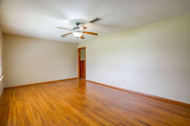 601 Perry Drive, White Settlement, TX 76108