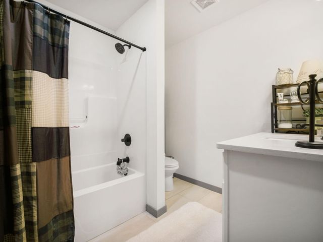 1205 W Yellowstone Street, Nixa, MO 65714