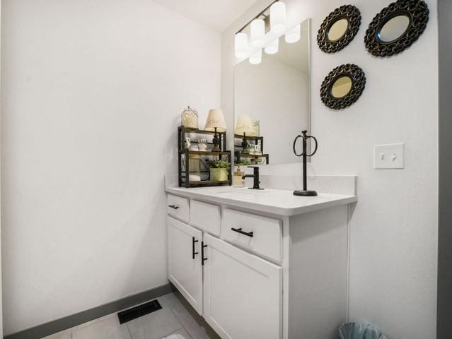 1205 W Yellowstone Street, Nixa, MO 65714