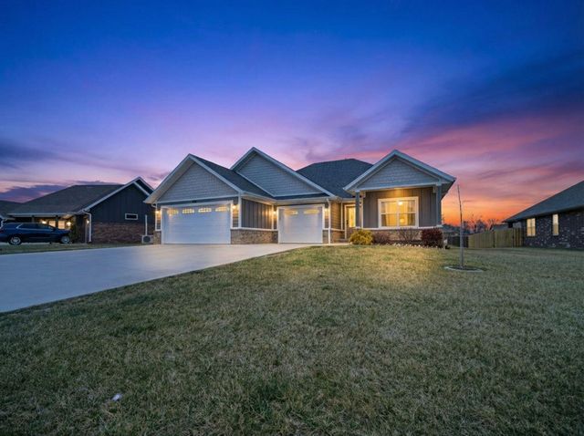 1205 W Yellowstone Street, Nixa, MO 65714