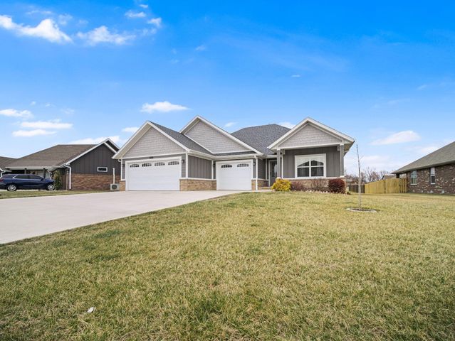 1205 W Yellowstone Street, Nixa, MO 65714