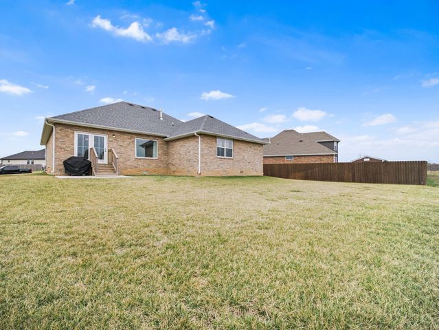 1205 W Yellowstone Street, Nixa, MO 65714