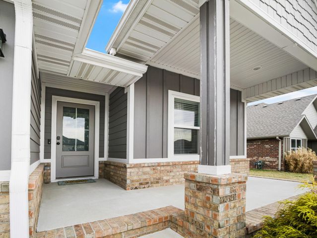 1205 W Yellowstone Street, Nixa, MO 65714