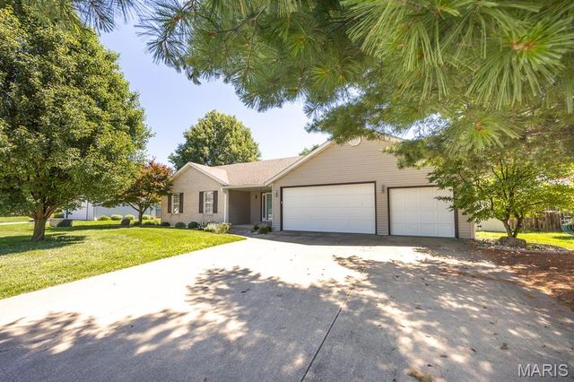 916 Crosswinds Drive, Belleville, IL 62221