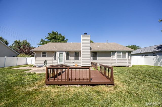 916 Crosswinds Drive, Belleville, IL 62221