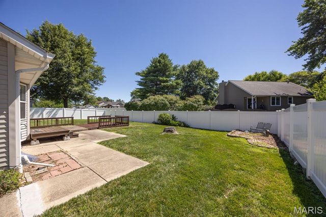 916 Crosswinds Drive, Belleville, IL 62221