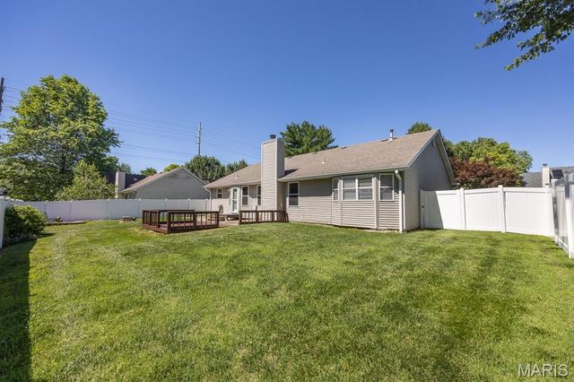 916 Crosswinds Drive, Belleville, IL 62221