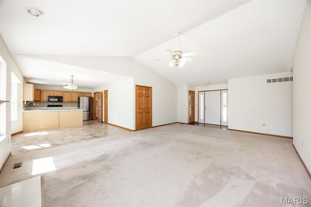 916 Crosswinds Drive, Belleville, IL 62221