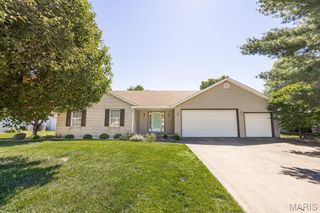 916 Crosswinds Drive, Belleville, IL 62221